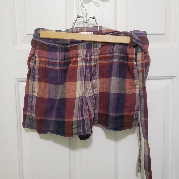 Aritzia Community Plaid Crop Top and Shorts Set - Picture 4 of 10